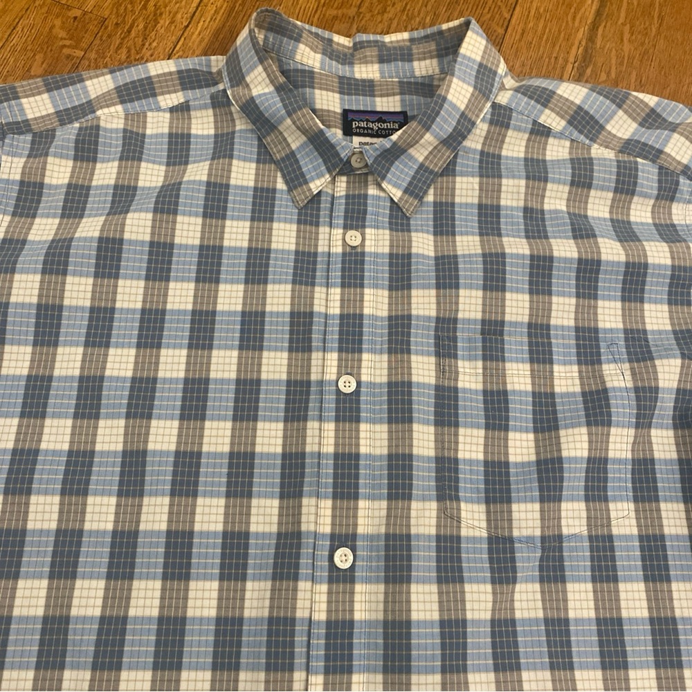 Patagonia Organic Cotton Blend Men’s Short Sleeve Blue Gray Plaid Shirt - Picture 4 of 11